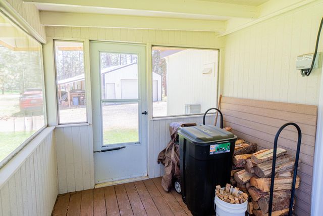 6571 Lake Forest Dr, Nine Mile Falls, WA 99026