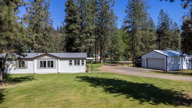 6571 Lake Forest Dr, Nine Mile Falls, WA 99026