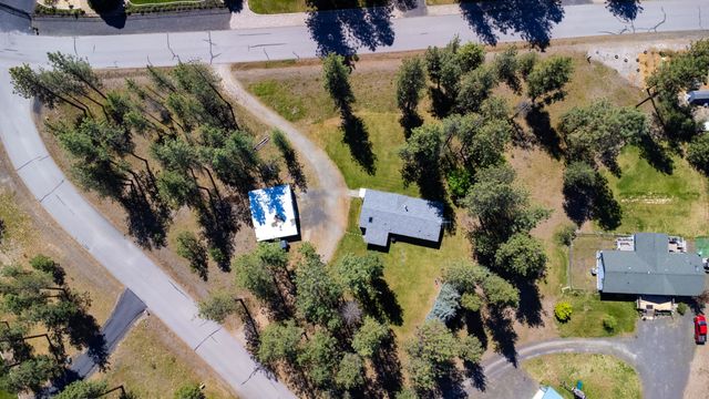 6571 Lake Forest Dr, Nine Mile Falls, WA 99026