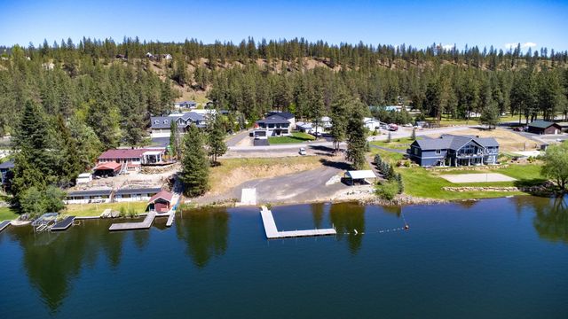 6571 Lake Forest Dr, Nine Mile Falls, WA 99026
