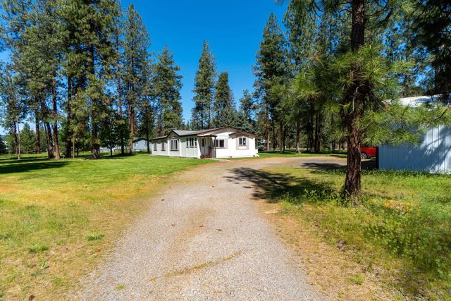 6571 Lake Forest Dr, Nine Mile Falls, WA 99026