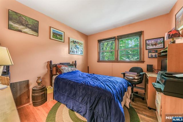15 Brookwood Drive, Mahwah, NJ 07430