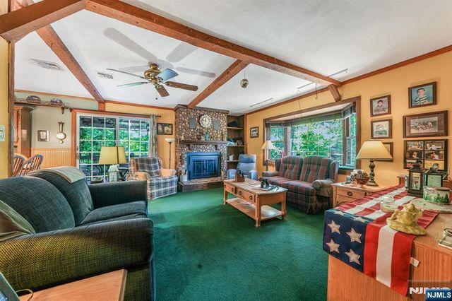 15 Brookwood Drive, Mahwah, NJ 07430