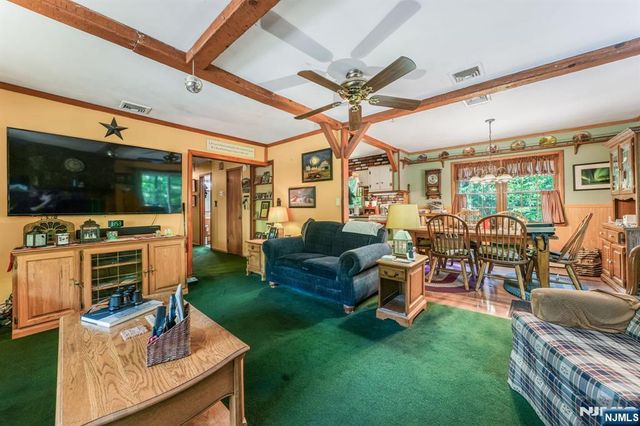 15 Brookwood Drive, Mahwah, NJ 07430