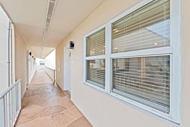 325 Capri G G, Delray Beach, FL 33484