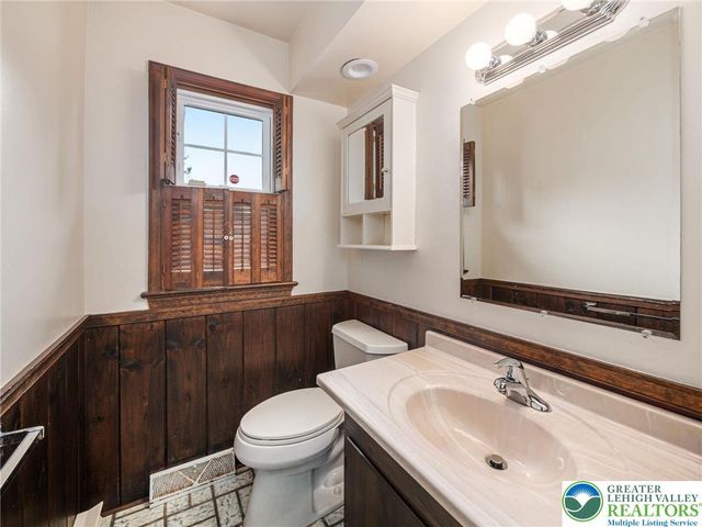2518 Stanford Circle, Lower Macungie Twp, PA 18049