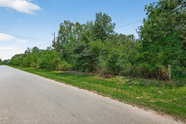 12297 Rebel Road, Cleveland, TX 77327