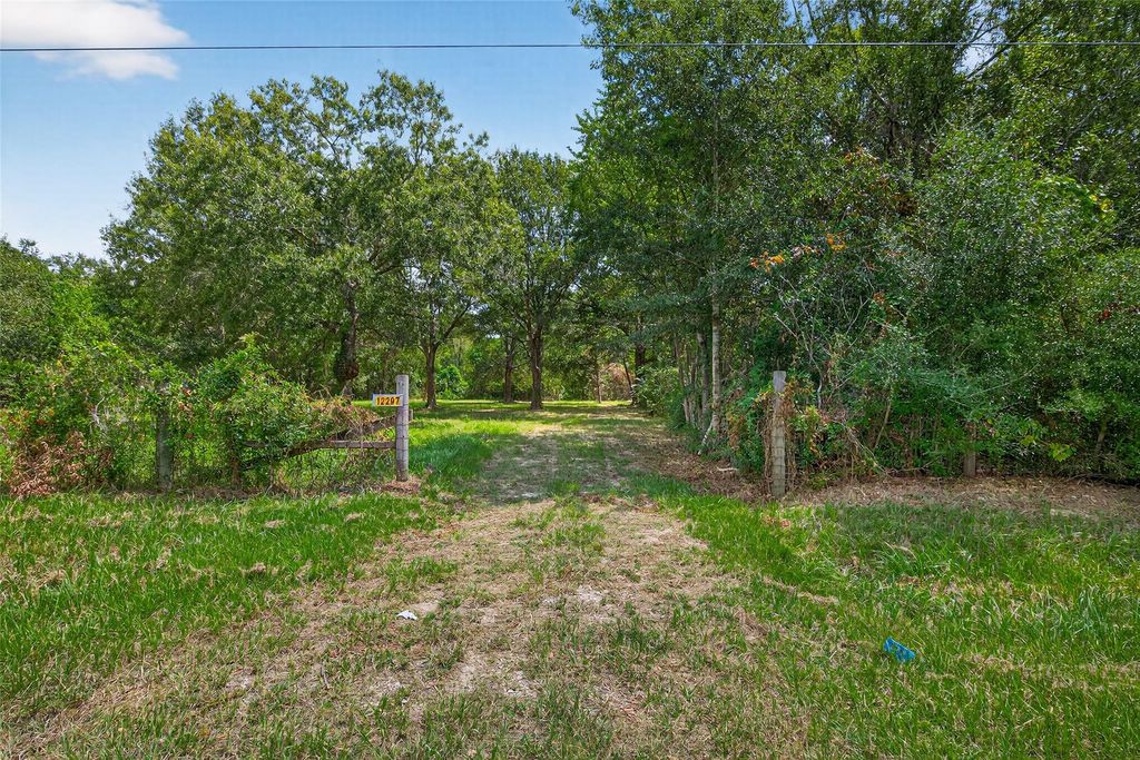 12297 Rebel Road, Cleveland, TX 77327