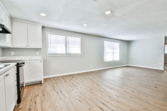 1300 S 11th Street, Slaton, TX 79364