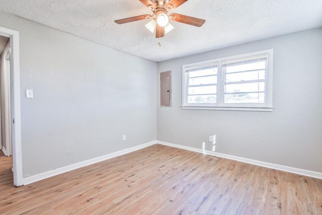 1300 S 11th Street, Slaton, TX 79364