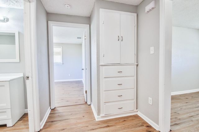 1300 S 11th Street, Slaton, TX 79364