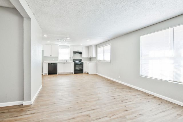 1300 S 11th Street, Slaton, TX 79364