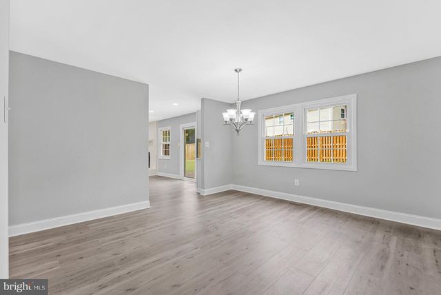 12806 MIDDLETON LN, Fairfax, VA 22033
