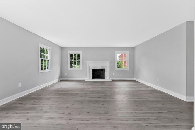 12806 MIDDLETON LN, Fairfax, VA 22033