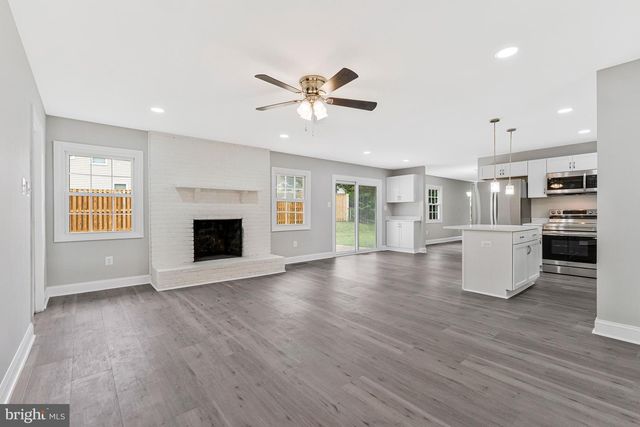12806 MIDDLETON LN, Fairfax, VA 22033