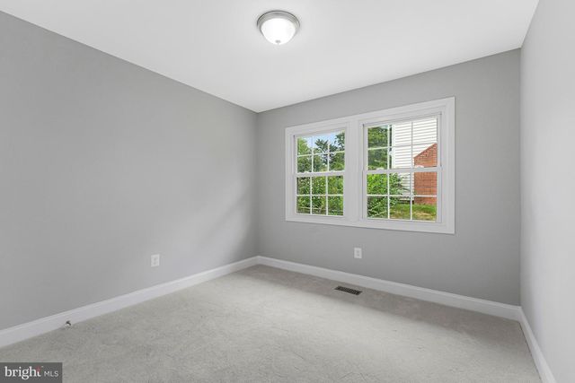 12806 MIDDLETON LN, Fairfax, VA 22033