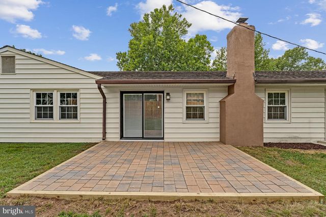 12806 MIDDLETON LN, Fairfax, VA 22033