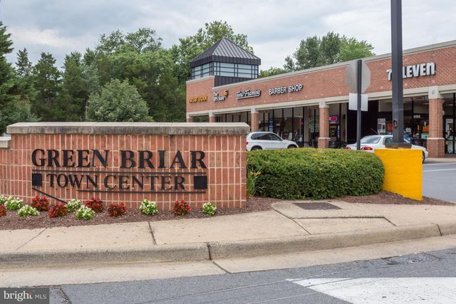 12806 MIDDLETON LN, Fairfax, VA 22033