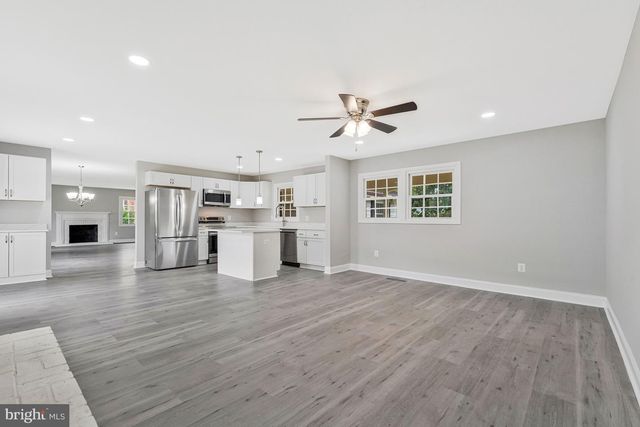 12806 MIDDLETON LN, Fairfax, VA 22033