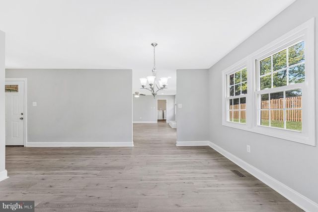 12806 MIDDLETON LN, Fairfax, VA 22033