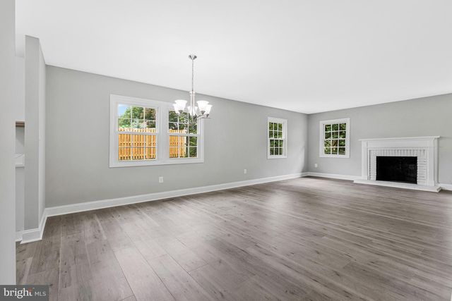 12806 MIDDLETON LN, Fairfax, VA 22033