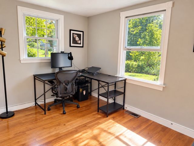 87 Ledgebrook Rd, Weymouth, MA 02190