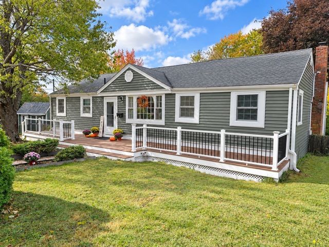 87 Ledgebrook Rd, Weymouth, MA 02190