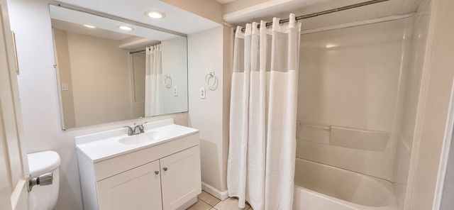87 Ledgebrook Rd, Weymouth, MA 02190