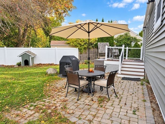87 Ledgebrook Rd, Weymouth, MA 02190