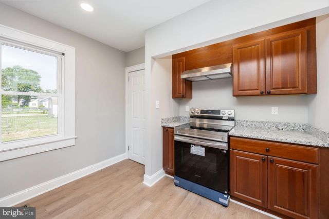 208 N SARATOGA ST, Salisbury, MD 21804