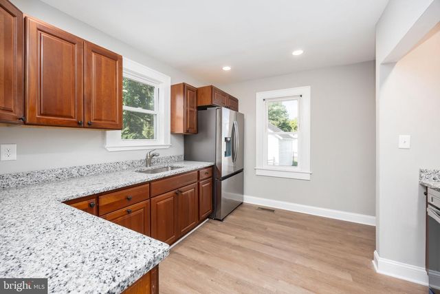 208 N SARATOGA ST, Salisbury, MD 21804