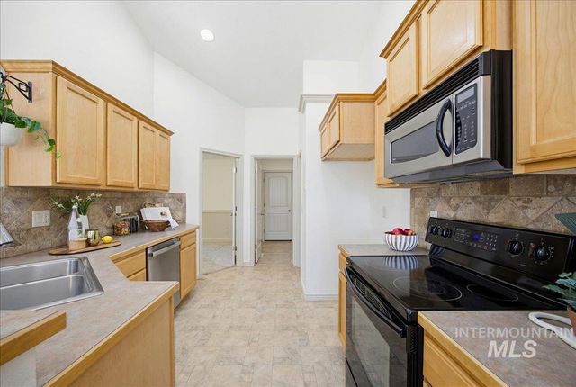 724 Edmund Street, Caldwell, ID 83605