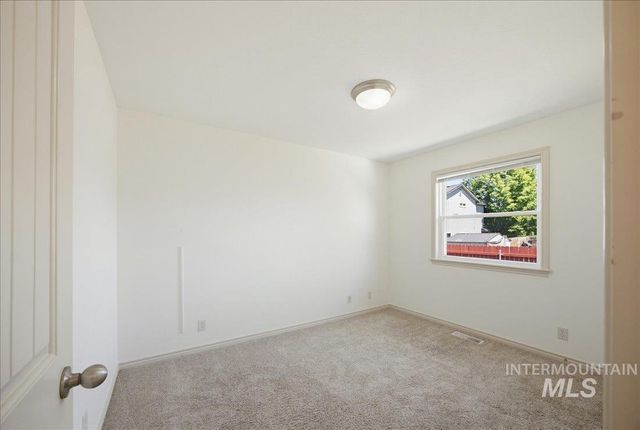 724 Edmund Street, Caldwell, ID 83605