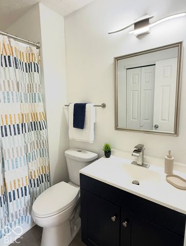 1763 Wellesley 1i, Indianapolis, IN 46219