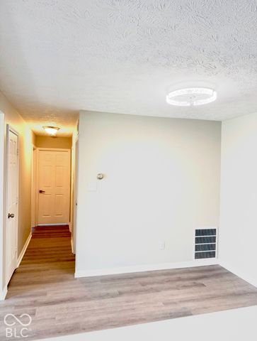 1763 Wellesley 1i, Indianapolis, IN 46219