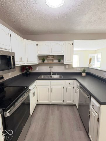 1763 Wellesley 1i, Indianapolis, IN 46219
