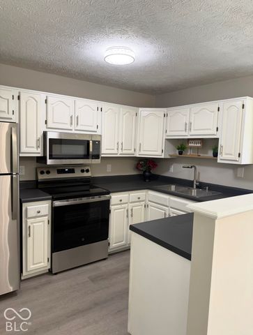 1763 Wellesley 1i, Indianapolis, IN 46219
