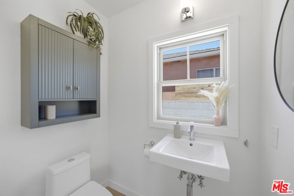 Image 7 of property listing at 3010 Stockbridge Avenue, Los Angeles, CA 90032