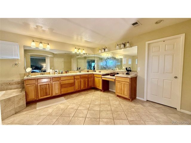 5386 S Haleyville Way, Aurora, CO 80016
