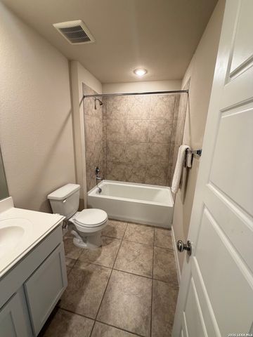 810 Retama, San Antonio, TX 78219