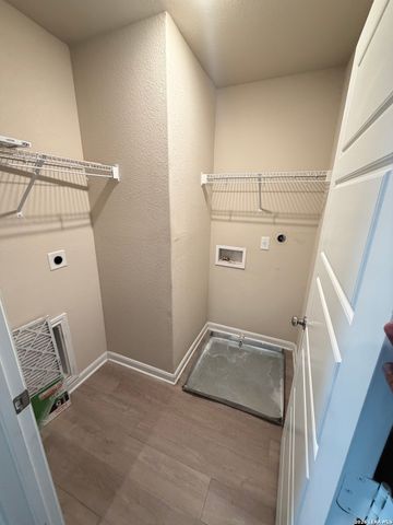 810 Retama, San Antonio, TX 78219