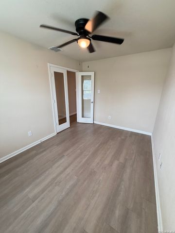 810 Retama, San Antonio, TX 78219