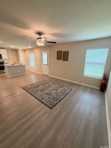 810 Retama, San Antonio, TX 78219