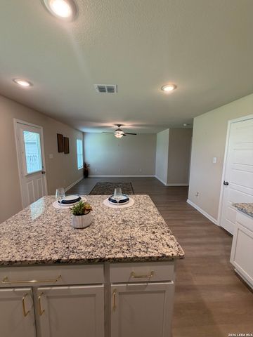 810 Retama, San Antonio, TX 78219