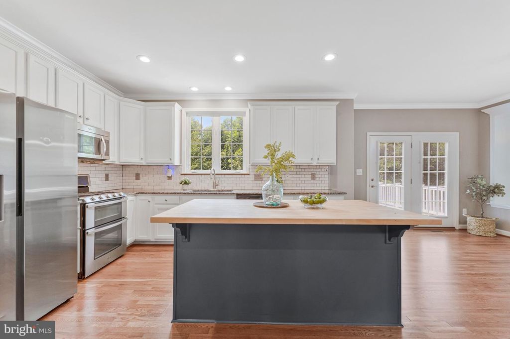 12 BLOSSOM TREE CT, Stafford, VA 22554