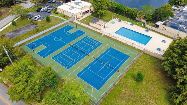 4357 NW 6 Avenue, Deerfield Beach, FL 33064
