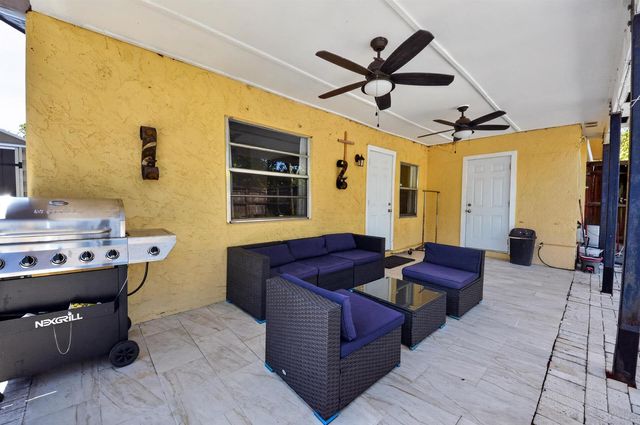4357 NW 6 Avenue, Deerfield Beach, FL 33064