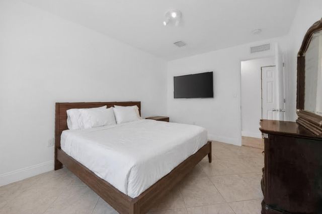 4357 NW 6 Avenue, Deerfield Beach, FL 33064