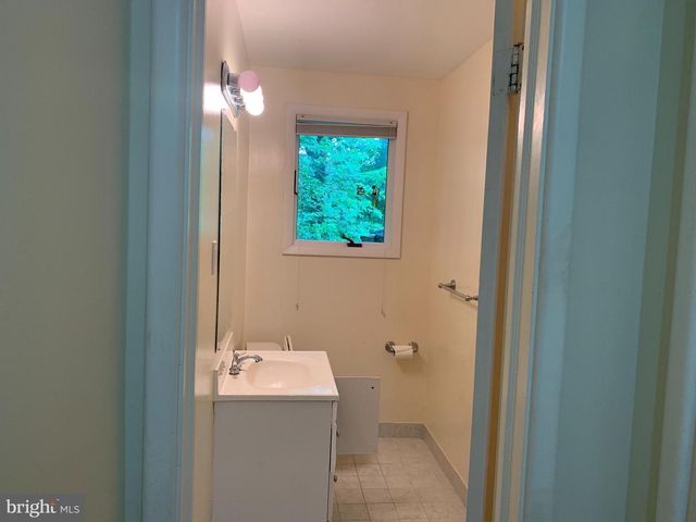 6327 TONE CT, Bethesda, MD 20817