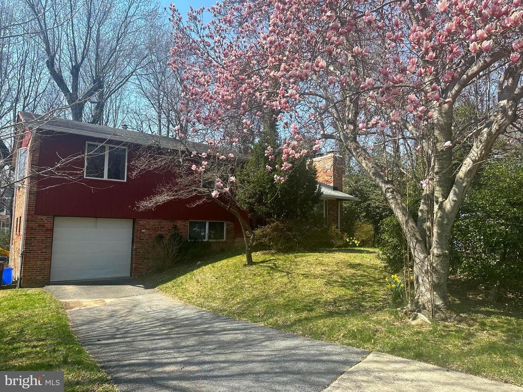 6327 TONE CT, Bethesda, MD 20817